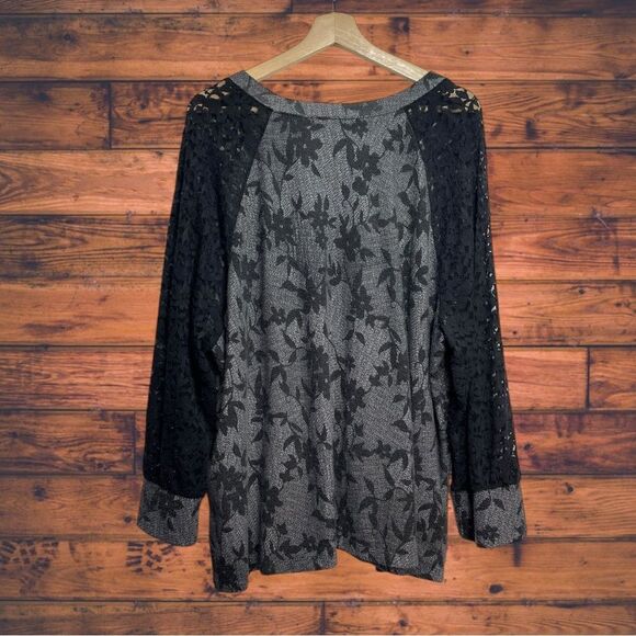 Cato Lace Long Sleeve Paisley T-Shirt 22/24W - Picture 2 of 5